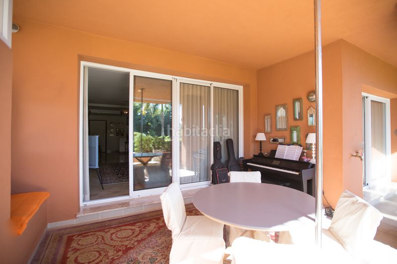 Foto f581b4ef-149a-45fa-a1c5-78482e672cbf. Planta baixa amb aparcament piscina a Los Naranjos Marbella