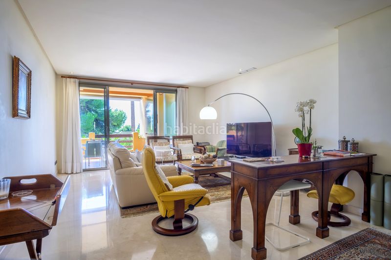 Foto 423649f4-ebb7-4e38-b9c3-60619bcf641d. Apartament amb aparcament piscina a Sierra Blanca Marbella