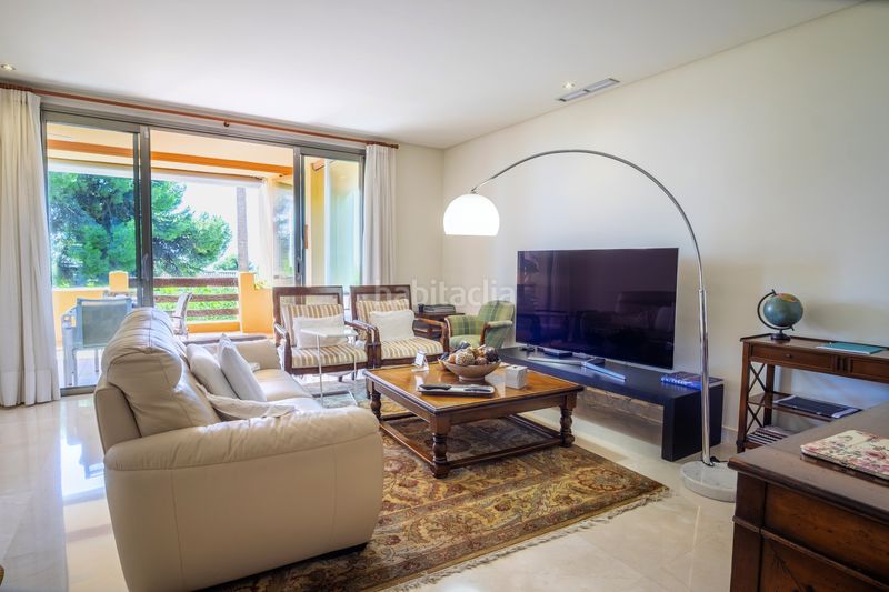 Foto a8fbcdd4-4b85-4f95-8a9f-ae5e173692a0. Apartament amb aparcament piscina a Sierra Blanca Marbella