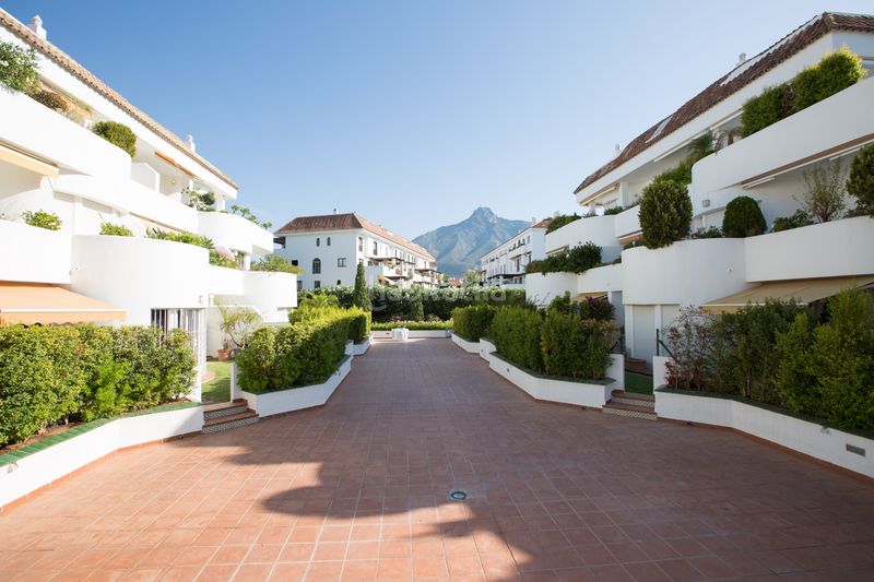 Foto 7999b3e1-45a1-4f78-91b9-2d1c63830476. Apartament amb aparcament piscina a lomas de Marbella club Marbella