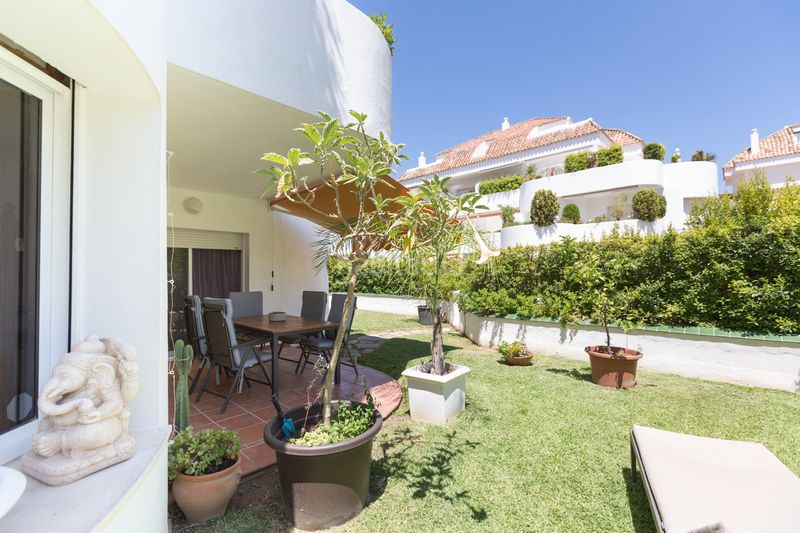 Foto ae04bddf-9a47-437d-8ab8-d5528244046b. Apartament amb aparcament piscina a lomas de Marbella club Marbella