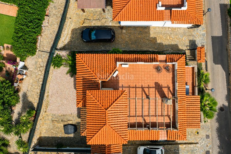 Foto 8e4c47a6-3320-4fef-bc8a-71e8563917b1. Casa amb aparcament piscina a La Duquesa Manilva