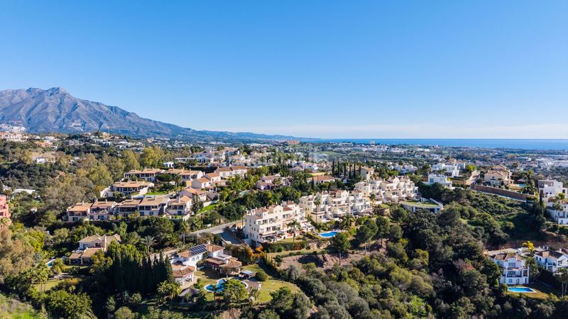 Foto fd7d0057-45b3-4476-876a-37a65266604e. Apartament amb aparcament a los arqueros - puerto del almendro Benahavís