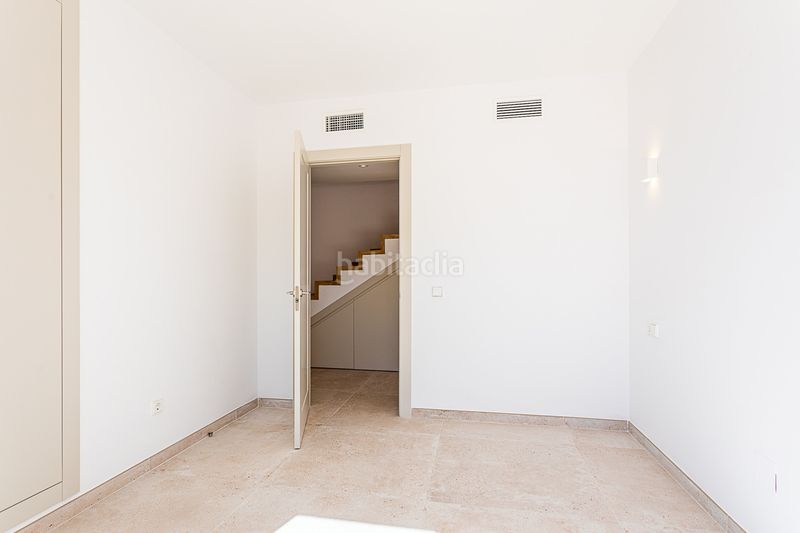 Foto cad3a65b-217f-40b5-9213-a425a3b3a7f0. Àtic amb aparcament piscina a Elviria Marbella