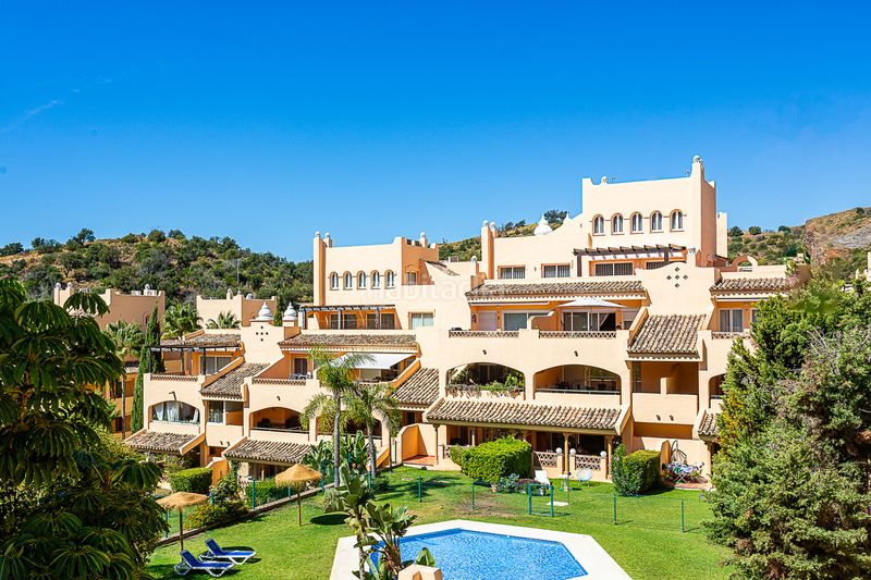 Foto e1059d83-eaa7-4cc2-a980-81b7196c696d. Àtic amb aparcament piscina a Elviria Marbella