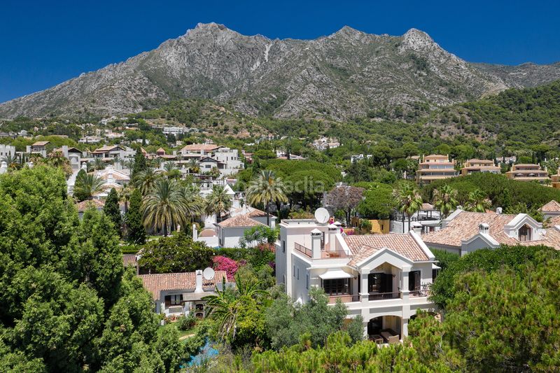 Foto 8e180538-d46b-4992-b49b-70609417c6ce. Casa amb aparcament piscina a Sierra Blanca Marbella
