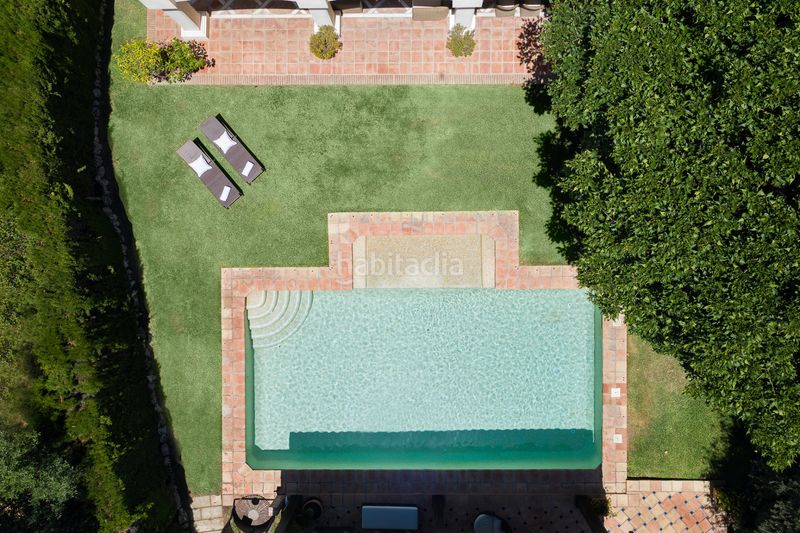 Foto fd4798bc-6e81-48d2-8ab1-ab78b1f1b6b6. Casa amb aparcament piscina a Sierra Blanca Marbella