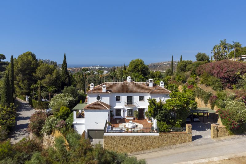 Foto 4f811d0d-ef3d-40e7-83ee-fe8df9658863. Casa amb calefacció aparcament piscina a los arqueros - puerto del almendro Benahavís