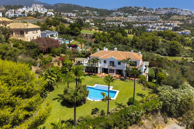 Foto 78bad92a-b8c3-4908-80ef-b1dd4e21e96e. Casa amb calefacció aparcament piscina a los arqueros - puerto del almendro Benahavís