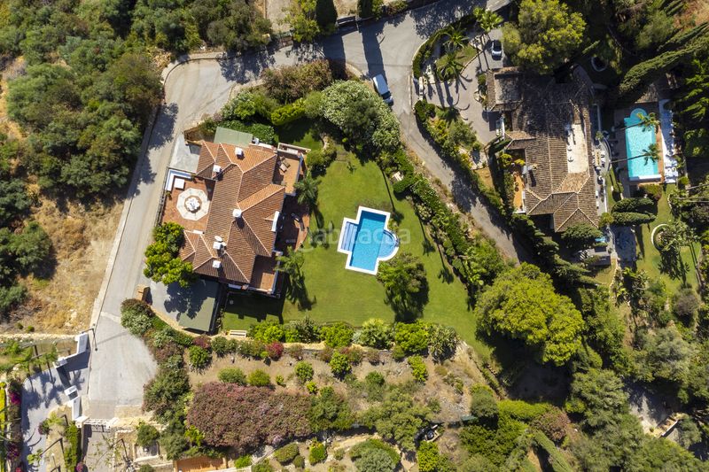 Foto 92a3d90c-e835-42a9-92c2-4bbb2ff2ec7d. Casa amb calefacció aparcament piscina a los arqueros - puerto del almendro Benahavís