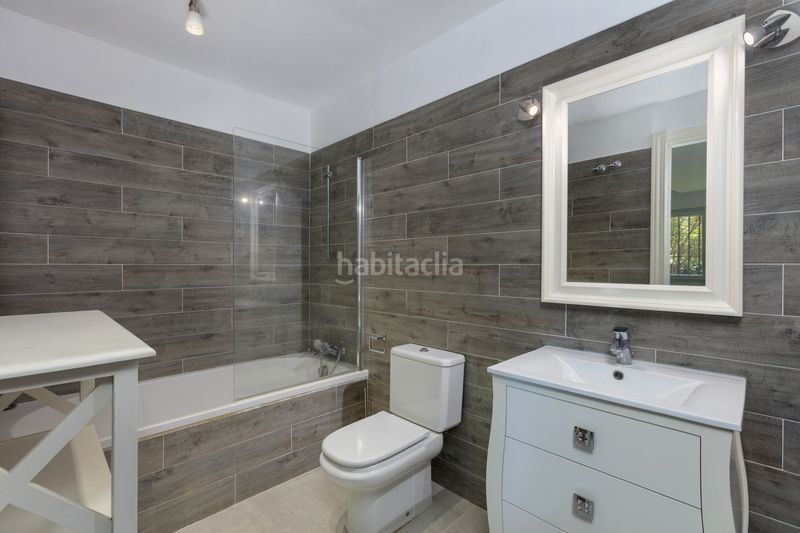 Foto f3f5fce9-656a-4dff-9db3-3fb3e796b020. Casa amb calefacció aparcament piscina a los arqueros - puerto del almendro Benahavís