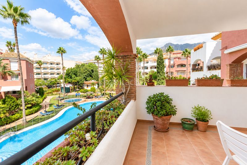 Foto 94502632-d23f-4626-9e9c-1e6145853098. Àtic amb aparcament piscina a Puente Romano Marbella