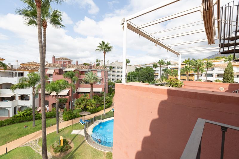 Foto 9d1d20fc-58bc-4e44-9918-efcfd5a9f693. Àtic amb aparcament piscina a Puente Romano Marbella