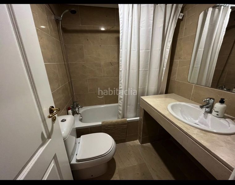 Foto 0b6cc88f-68d8-43e7-9e01-35301f0c2079. Apartament amb aparcament piscina a San Luis de Sabinillas Manilva