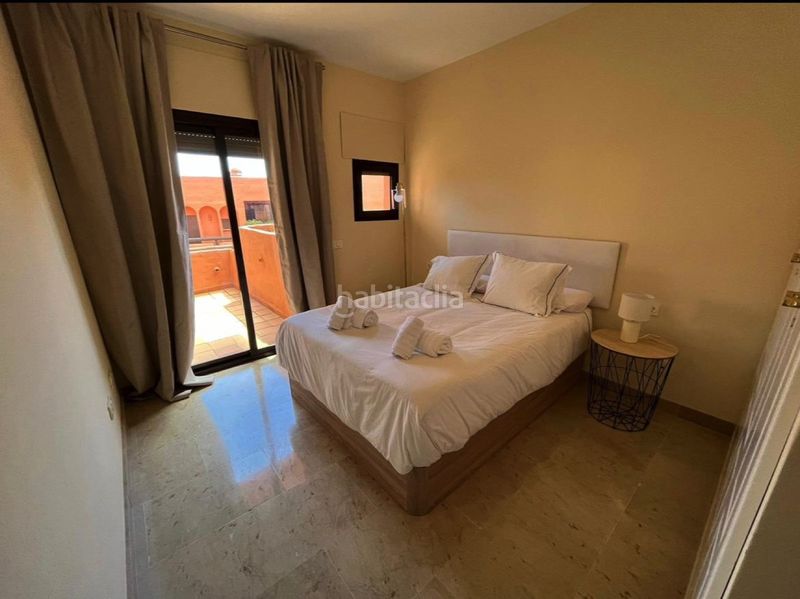 Foto 63e22bc8-5546-408b-a832-aafb4ff6f5e7. Apartament amb aparcament piscina a San Luis de Sabinillas Manilva