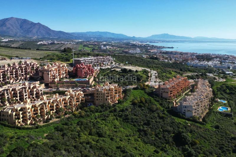 Foto d1a5fd2f-1790-4907-a212-00fcd239682e. Apartament amb aparcament piscina a San Luis de Sabinillas Manilva