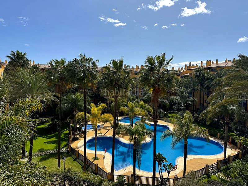 Foto 5bae31ef-f3e5-4b59-87da-c66a0157985e. Apartament amb aparcament piscina a Nueva Alcántara Marbella