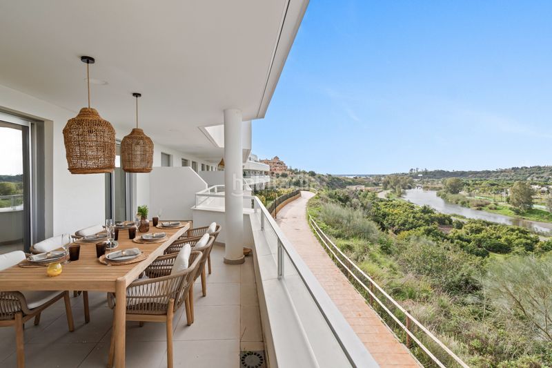 Foto f4d4a0ea-438f-4fa2-b7af-af8b05867311. Apartament amb aparcament piscina a Centro Estepona