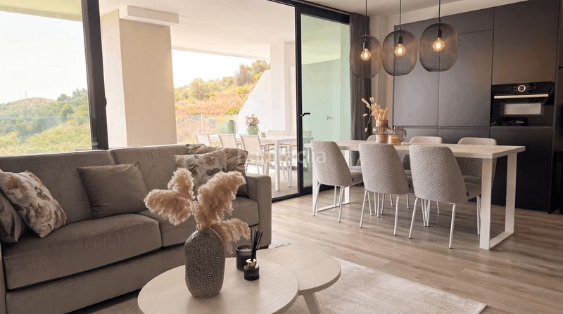 Foto b74a59a5-a4ab-4f00-9f34-ef3f2fecd2e3. Apartament amb aparcament piscina a la cala Mijas Mijas