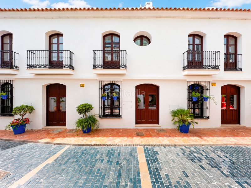Foto a9d409c4-5d16-4e3a-98a5-7a2ead27e07e. Casa adossada a Centro Estepona