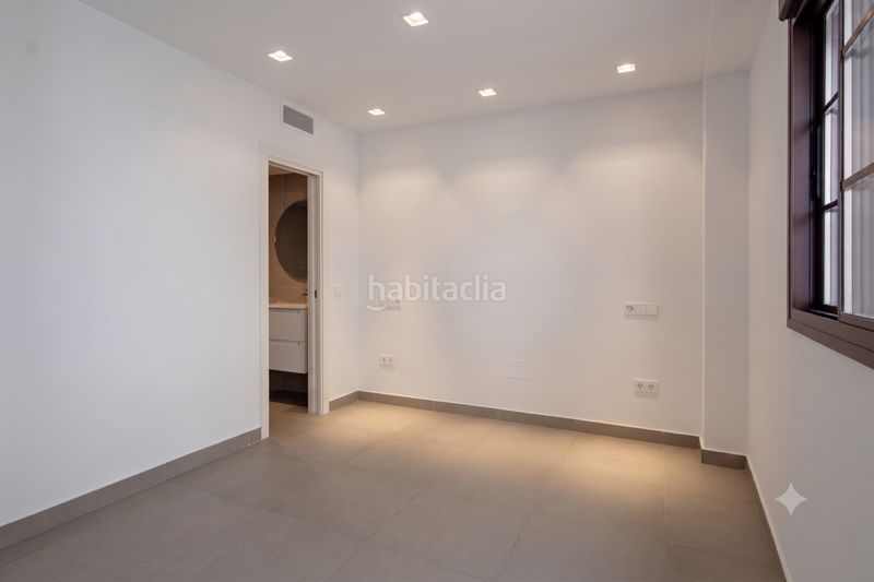 Foto bf7f6252-6e10-4028-95ac-d7d4abc58267. Casa adossada a Centro Estepona