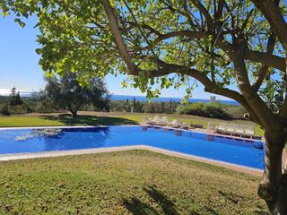 Casa a Elviria. Villa diseñada por famosos arquitectos con vistas panorámicas al