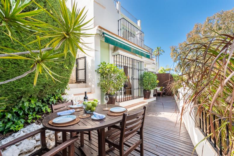 Foto b11b31e8-4f59-4608-87ba-73dcb0eb4815. Casa adosada una acogedora casa adosada de 2 dormitorios ubicada en un famoso Aloha pueblo, nueva andalucía. en Marbella
