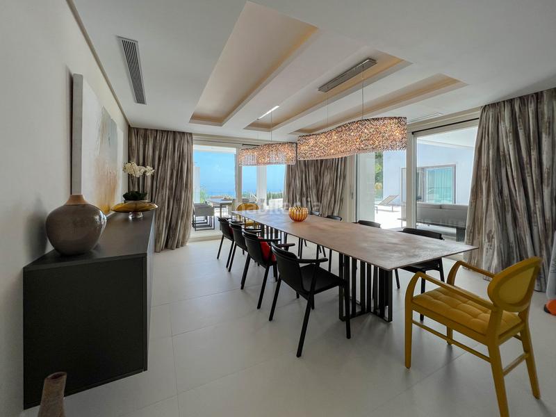 Foto a6d823a2-2f7b-4414-adba-91c8d3c0a28e. Casa fantástica villa moderna con increíbles vistas panorámicas al mar en Benahavís