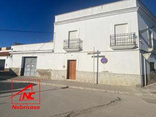 Casa a Cabezas de San Juan (Las). Casa con cochera en delgado brackenburyos ofrecemos esta magnifi