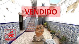 Maison à Lebrija. Vivienda a dos calles para reformar.os presentamos una vivienda