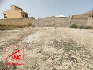 Terreny residencial a Avenida de Rota. Quieres construirte tu propia casa?aquí dispones de la parcela u