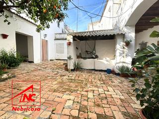 Appartement à Lebrija. Vivienda ideal para inversoresaquí os presentamos 4 apartamentos