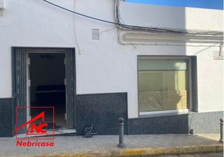 Lloguer Local Comercial a Cabezas de San Juan (Las). Alquiler local comercial en pleno centro. local comercial con 1