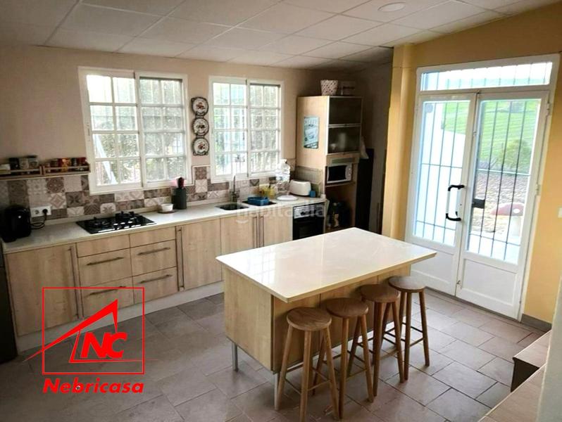 Foto b1c39bc1-301c-46d3-9f1e-d9f33164f2dd. Masia amb piscina a Lebrija