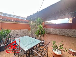 Casa a Cuervo de Sevilla (El). Vivienda unifamiliar, ubicada en la zona de la boticaria,  con u