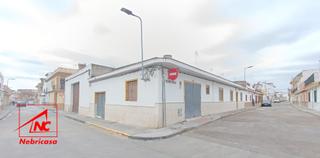 Casa a Cuervo de Sevilla (El). Casa en planta baja en esquina. ubicada en una de las zonas más