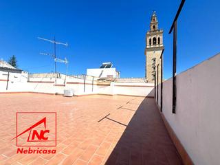 Appartement à Lebrija. Piso en el centrose vende un piso en el centro de la ciudad, ubi