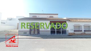 Casa a Cuervo de Sevilla (El). Magnífica casa de 156 metros construidos, lista para entrar a vi