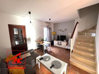Duplex à Lebrija. Dúplex en venta con patio y cochera  zona bulevar. comodidad y b