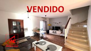 Dúplex a Lebrija. Dúplex en venta con patio y cochera  zona bulevar. comodidad y b