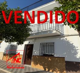 Haus in Cabezas de San Juan (Las). Zona casa de la cultura. vivienda independiente de 136 m de supe