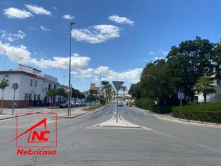 Casa a Cabezas de San Juan (Las). Casa en venta con 52 m construidos sobre un solar de 68 m.  ésta