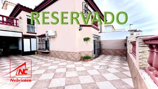 Maison à Lebrija. Vivienda unifamiliar en las carrascosas.te presentamos esta magn
