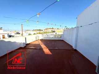 Etagenwohnung in Lebrija. Oportunidad en lebrija! piso independiente con azotea privada en