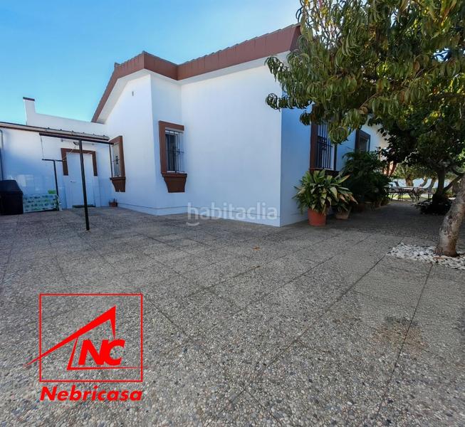 Foto c8aa80ae-b931-42aa-9ef2-69b7e013f600. Chalet with pool in La Jara Sanlúcar de Barrameda
