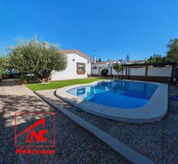 Chalet in La Jara. Chalet en la jara, concretamente en espíritu santo, muy cerca de