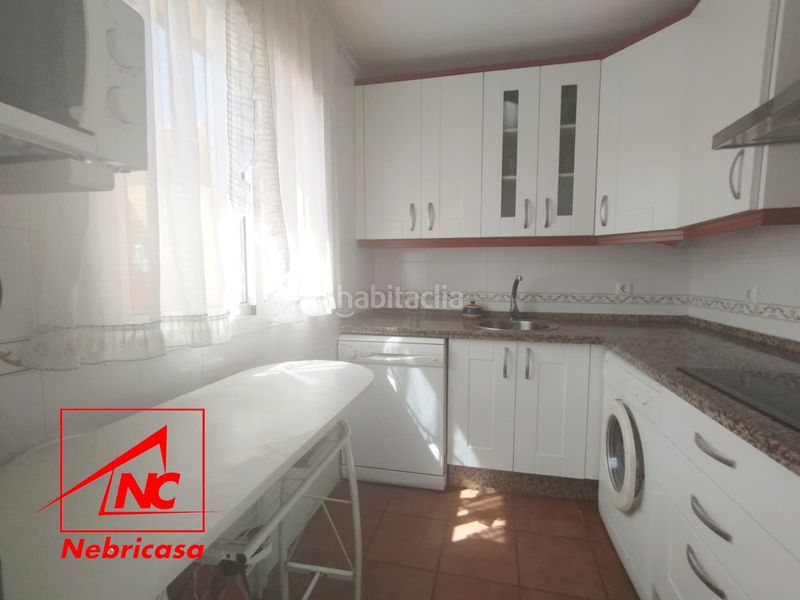 Foto 1dbd69d5-0693-40e2-bdab-d7b7901d48c1. Casa aparellada amb aparcament piscina a Costa Ballena - Largo norte Rota