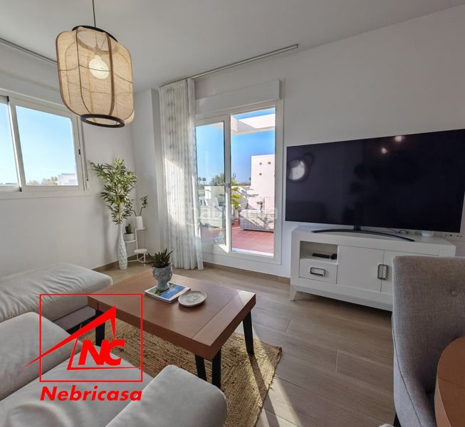 Foto 7c5c2d1e-2112-4bc5-9e74-a5a8bbfdfc70. Àtic amb aparcament piscina a Las Tres Piedras - Costa Ballena Chipiona