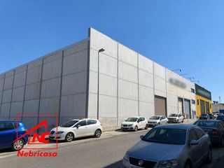 Industrial building in Cabezas de San Juan (Las). Oportunidad de inversión  nave industrial de 952 m en las cabeza