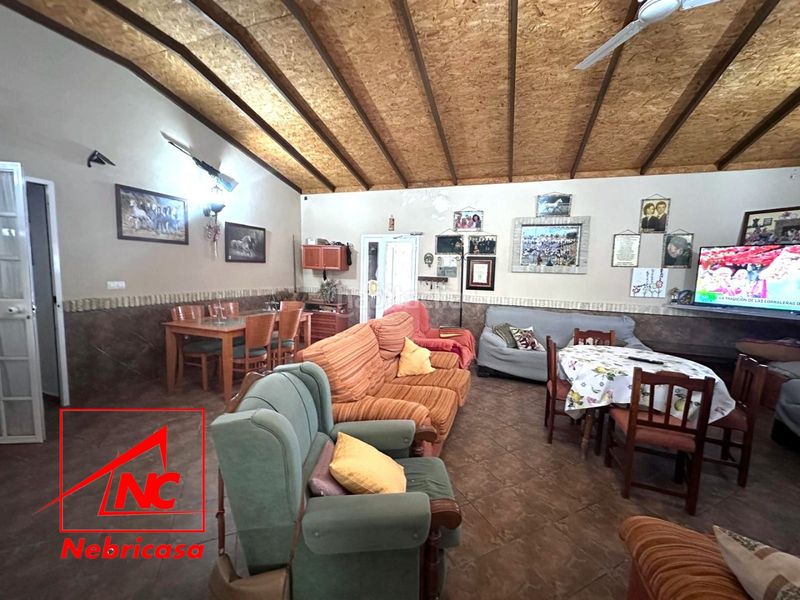 Foto 6c9f11a2-2e9d-47da-b080-926e97378837. Masia amb aparcament piscina a Lebrija